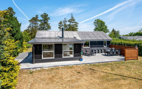Eira - 350M to the Fjord: Mobilia, Interior Design, Pavimentazione, Legna, Pavimento, Soffitto, Pavimento In Legno, Sedia, Tavolo, Illuminazione