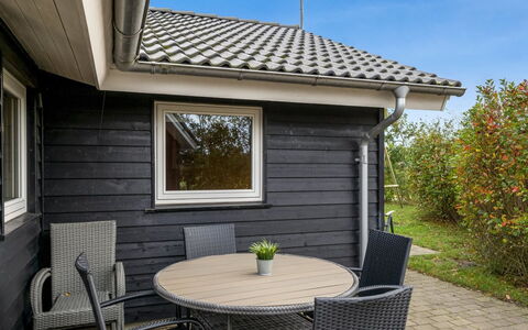 Lillemor - 800M to the Fjord: Pavimentazione, Interior Design, Legna, Pavimento, Le Scale, Soffitto, Color Legno, Pavimento In Legno, Latifoglie, Corrimano