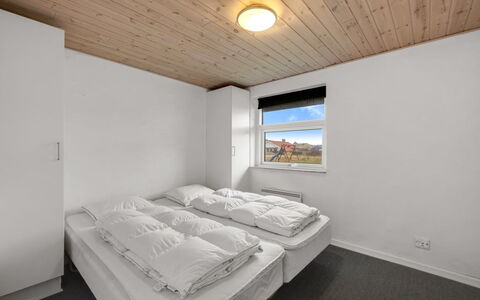 Fietje - 500M to the Fjord: Legna, Camera Da Letto, Soffitto, Letto, Bedding, Lenzuolo, Telaio Del Letto, Illuminazione Diurna, Inverno, Congelamento