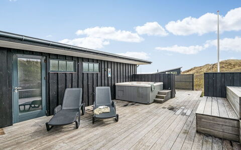 Eyla - from the Sea: Architettura, Tetto, Casa, Materiale Composito, Illuminazione Diurna, Raccordo, Driveway