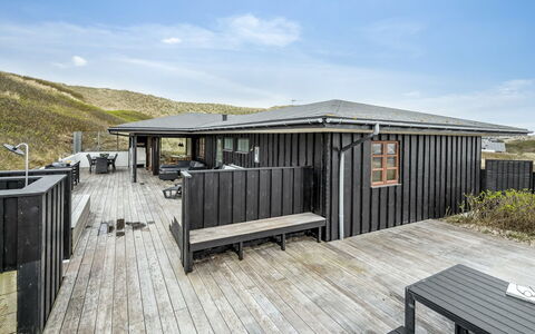 Eyla - from the Sea: Architettura, Tetto, Casa, Materiale Composito, Illuminazione Diurna, Raccordo, Driveway
