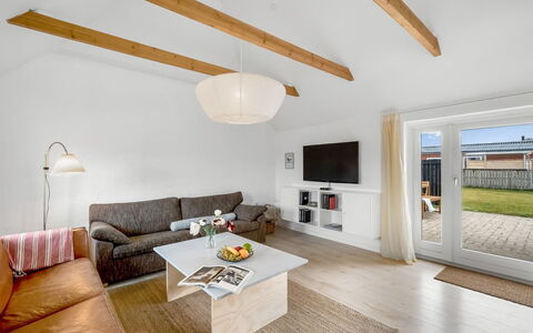 Hermine - from the Sea: Mobilia, Interior Design, Pavimentazione, Legna, Divano, Soffitto, Pavimento, Soggiorno, Tavolo, Casa