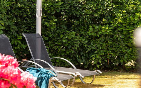 Sari - 250M from the Sea: Mobili Da Esterno, Shade, Giardino, Sedia, Lettino, Backyard