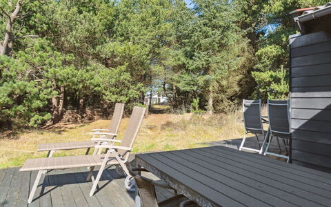 Velika - 1.2Km from the Sea: Tetto, Casa, Lotto, Casa, Villetta, Estate, Edifici Giardino, Shade, Log Cabin, Landscaping