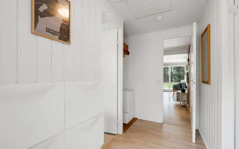 Gudrid - 250M to the Fjord: Architettura, Tetto, Casa, Materiale Composito, Illuminazione Diurna, Raccordo, Driveway