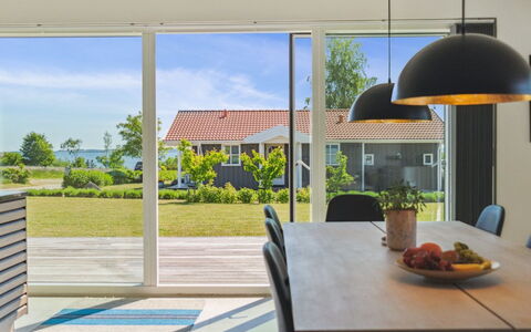 Niska - 200M from the Sea: Tetto, Casa, Porta, Villetta, Shade, Raccordo, Cortile, Estate, Backyard