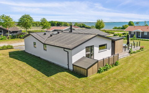 Niska - 200M from the Sea: Tetto, Casa, Porta, Villetta, Shade, Raccordo, Cortile, Estate, Backyard