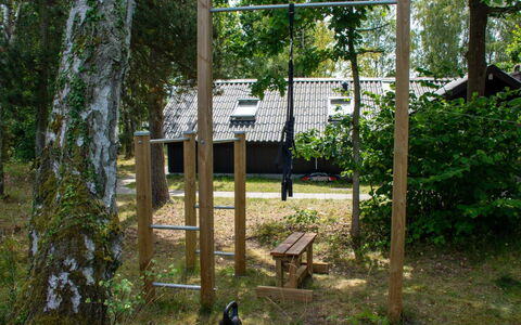 Benja - 150M from the Sea: Zona Residenziale, Arbusto, Casa, Casa, Giardino, Estate, Shade, Landscaping, Prato