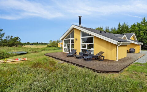 Flaminia - 350M from the Sea: Legna, Casa, Portico, Deck, Latifoglie, Tetto, Color Legno, Pavimento In Legno, Eco Hotel