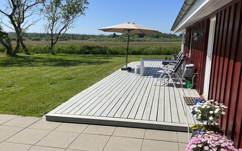 Blondine - 1.4Km from the Sea: Mobilia, Divano, Interior Design, Pavimentazione, Soggiorno, Pavimento, Lancia Cuscino, Camera, Cuscino