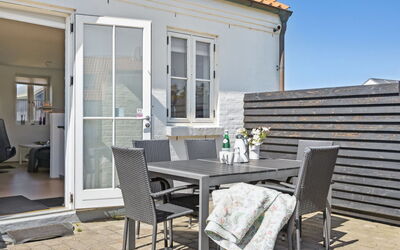 Kanutte - 200M from the Sea