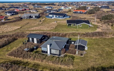 Edvia - 300M from the Sea