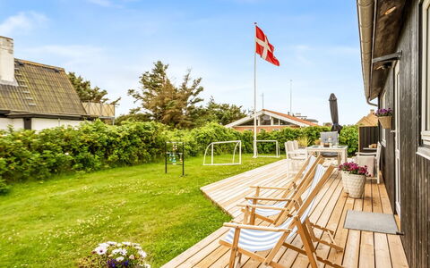 Regnwald - 400M from the Sea: Mobilia, Interior Design, Pavimentazione, Legna, Pavimento, Soffitto, Pavimento In Legno, Sedia, Tavolo, Illuminazione