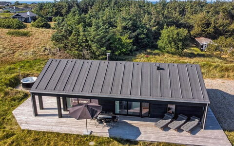 Ascan - 600M from the Sea: Mobilia, Interior Design, Pavimentazione, Legna, Pavimento, Soffitto, Pavimento In Legno, Sedia, Tavolo, Illuminazione