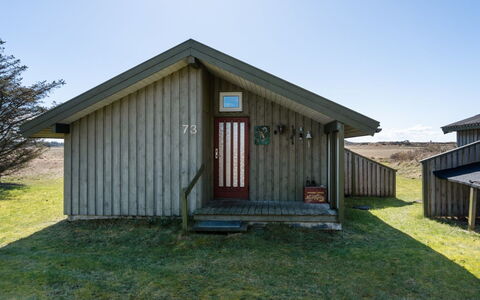 Tianna - 500M from the Sea: Tetto, Casa, Porta, Villetta, Shade, Raccordo, Cortile, Estate, Backyard