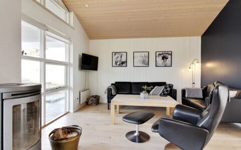 Heraldina - 1Km from the Sea: Pavimentazione, Interior Design, Legna, Soffitto, Pavimento, Mobilia, Pavimento In Legno, Soggiorno, Camera, Illuminazione