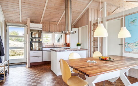 Franzisca - 700M from the Sea: Mobilia, Interior Design, Pavimentazione, Pavimento, Legna, Soffitto, Cucina, Pavimento In Legno, Lampada, Sedia