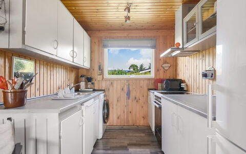Stygge - 300M from the Sea: Legna, Color Legno, Latifoglie, Cucina, Plank, Controsoffitto, Vernice, Compensato, Apparecchio Major