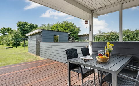 Stygge - 300M from the Sea: Legna, Mobilia, Casa, Mobili Da Esterno, Raccordo, Deck, Materiale Composito, Porta, Latifoglie, Portico