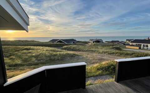 Joske - 50M from the Sea: Pavimentazione, Interior Design, Legna, Pavimento, Le Scale, Soffitto, Color Legno, Pavimento In Legno, Latifoglie, Corrimano