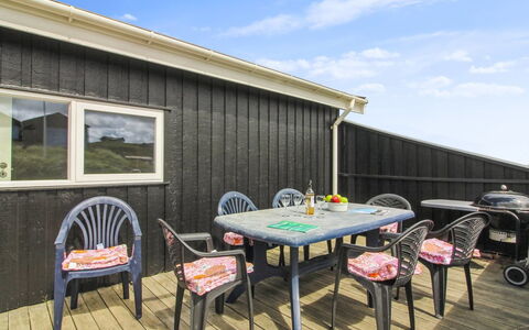 Joske - 50M from the Sea: Pavimentazione, Interior Design, Legna, Pavimento, Le Scale, Soffitto, Color Legno, Pavimento In Legno, Latifoglie, Corrimano