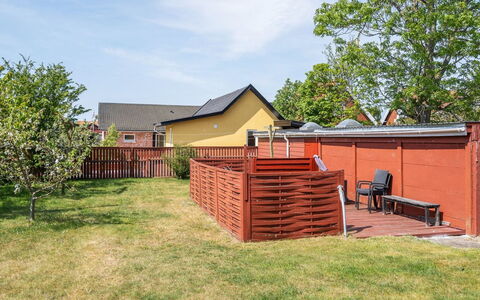 Gisella - 1.2Km from the Sea: Legna, Recinzione, Villetta, Giardino, Backyard, Home Scherma, Color Legno, Prato, Cortile, Shade