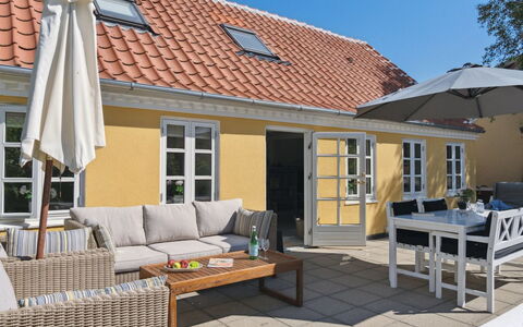 Algeth - 200M from the Sea: Pavimentazione, Interior Design, Legna, Pavimento, Le Scale, Soffitto, Color Legno, Pavimento In Legno, Latifoglie, Corrimano
