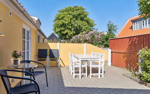 Algeth - 200M from the Sea: Zona Residenziale, Tetto, Sobborgo, Driveway, Estate, Camino
