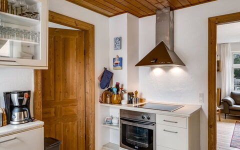 Cordelia - 1Km from the Sea: Mobilia, Elettrodomestico Da Cucina, Cucina, Interior Design, Pavimentazione, Cabinetry, Apparecchio Major, Legna, Controsoffitto, Pavimento