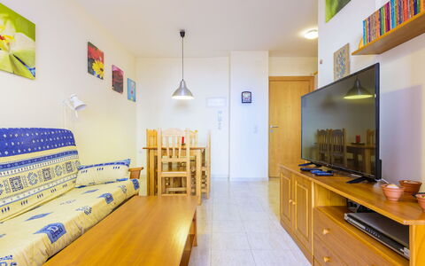 Mar de Oropesa i: Mobilia, Legna, Interior Design, Architettura, Scaffalature, Sedia, Pavimento, Immobiliare, Fascio, Latifoglie