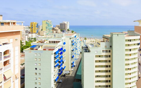 Mar de Oropesa i: Mobilia, Legna, Interior Design, Architettura, Scaffalature, Sedia, Pavimento, Immobiliare, Fascio, Latifoglie