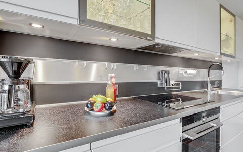 Cornelia - 6Km from the Sea: Cucina, Controsoffitto, Idraulico Fixture, Elettrodomestico Da Cucina, Rubinetto, Interior Design, Apparecchio Major, Lavello, Cucina Stufa, Cabinetry