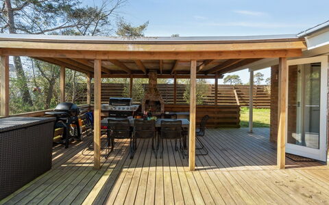 Frederikka - 75M from the Sea: Mobilia, Interior Design, Pavimentazione, Legna, Pavimento, Soffitto, Pavimento In Legno, Sedia, Tavolo, Illuminazione
