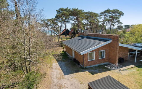 Frederikka - 75M from the Sea: Mobilia, Interior Design, Pavimentazione, Legna, Pavimento, Soffitto, Pavimento In Legno, Sedia, Tavolo, Illuminazione
