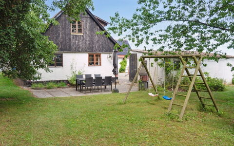 Helmer - 3Km from the Sea: Erba, Casa, Tetto, Casa, Villetta, Arbusto, Lotto, Area Rurale, Agriturismo, Groundcover