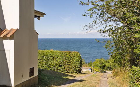 Yasha - 200M from the Sea: Legna, Tetto, Architettura, Casa, Casa, Villetta, Raccordo, Latifoglie, Pendenza, Estate