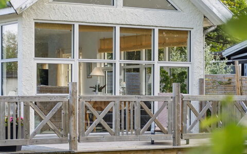Meinolf - 200M from the Sea: Zona Residenziale, Tetto, Sobborgo, Driveway, Estate, Camino