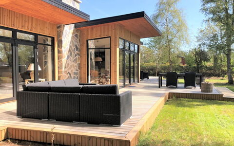 Sune - 175M from the Sea: Mobilia, Interior Design, Pavimentazione, Legna, Pavimento, Soffitto, Pavimento In Legno, Sedia, Tavolo, Illuminazione