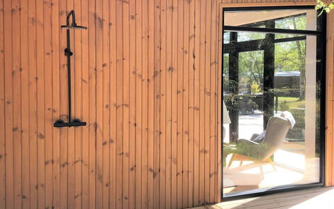 Sune - 175M from the Sea: Mobilia, Interior Design, Pavimentazione, Legna, Pavimento, Soffitto, Pavimento In Legno, Sedia, Tavolo, Illuminazione