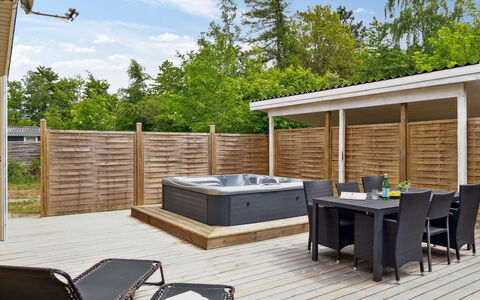 Barth - 950M from the Sea: Tetto, Casa, Porta, Villetta, Shade, Raccordo, Cortile, Estate, Backyard