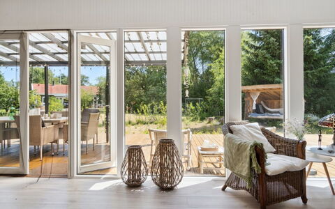 Thorlak - 860M from the Sea: Tetto, Casa, Lotto, Casa, Villetta, Estate, Edifici Giardino, Shade, Log Cabin, Landscaping