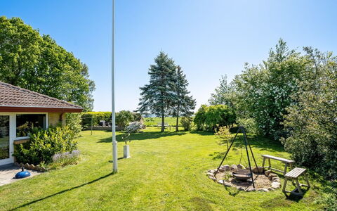 Maleen - 150M to the Fjord: Erba, Lotto, Prato, Giardino, Shade, Prato, Landscaping, Cortile, Parco, Backyard