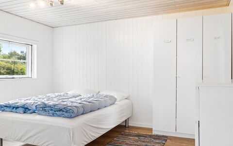 Sakulfuer - 390M from the Sea: Legna, Pavimentazione, Pavimento, Interior Design, Soffitto, Pavimento In Legno, Camera Da Letto, Camera, Plank, Letto