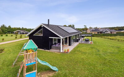 Amdi - 700M from the Sea