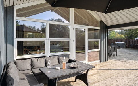 Elif - 30Km from the Sea: Casa, Villetta, Portico, Latifoglie, Raccordo, Deck, Shade, Plank, Estate, Edifici Giardino
