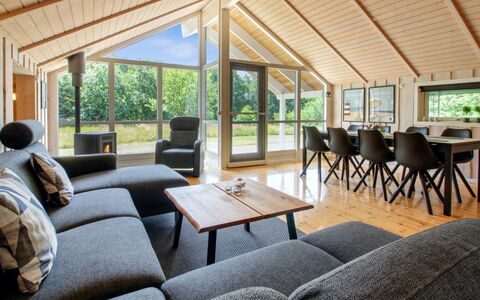 Sanna - 30Km from the Sea: Tetto, Casa, Casa, Villetta, Porta, Raccordo, Deck, Portico, Plank, Latifoglie