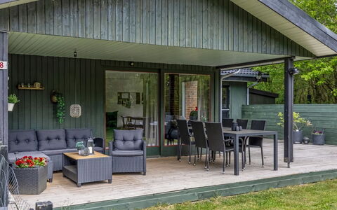 Nyalle - 30Km from the Sea: Zona Residenziale, Tetto, Sobborgo, Driveway, Estate, Camino