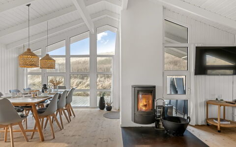 Flepko - 50M from the Sea: Pavimentazione, Interior Design, Soffitto, Pavimento, Soggiorno, Camera, Pavimento In Legno, Materiali Naturali, Focolare, Sedia