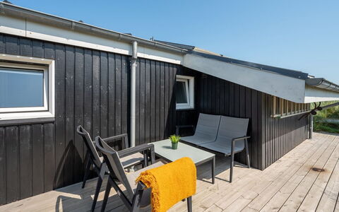 Flepko - 50M from the Sea: Mobilia, Legna, Interior Design, Pavimentazione, Pavimento, Sedia, Camera, Soffitto, Soggiorno, Appartamento