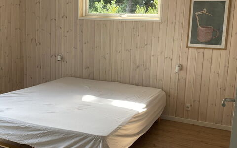 Anne - 150M from the Sea: Tetto, Casa, Porta, Villetta, Shade, Raccordo, Cortile, Estate, Backyard